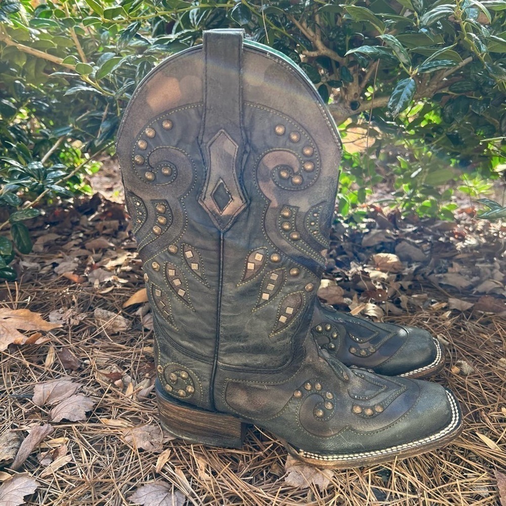 Corral C3537 studded distressed black & cami boots SZ. 6 #008 - Picture 6 of 10